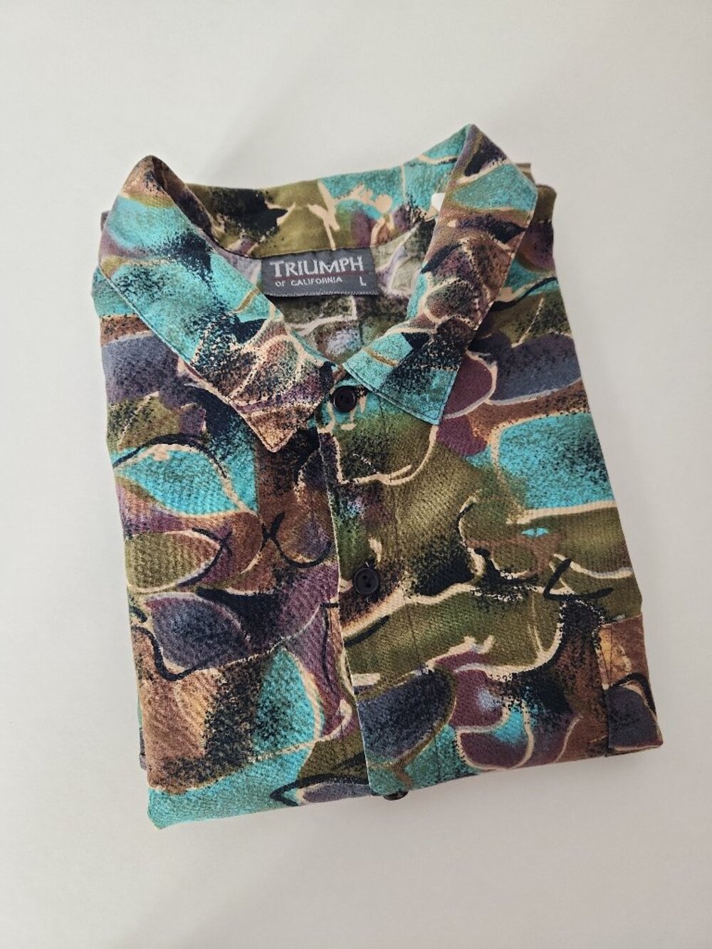Vintage Triumph Of California men's L rayon cotton Button Up Hawaiian camp Shirt